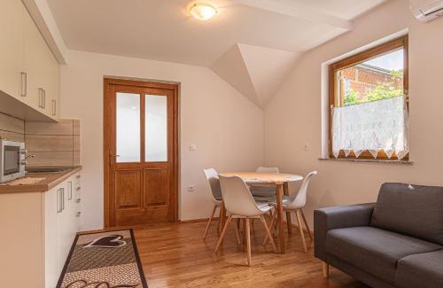 Crnomelj Appartement | Rainbow Cottage In The Vineyards - Happy Rentals