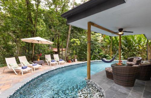 Quepos Maison | Rainforest Gem 2BR Aracari Villa with Private Pool AC Wi-Fi