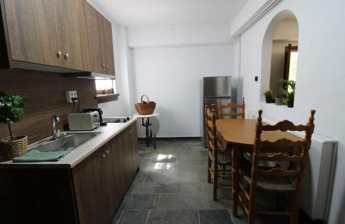 Polidrosos Appartement | Raise Polydrosos Traditional Getaway