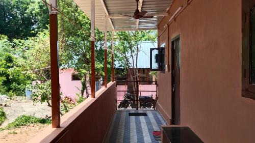 Tiruvannamalai Cabine | Raju Kudil