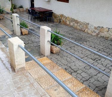 Paralia Porovitsis Maison | Rallis village apartments