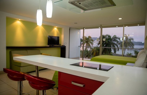 Hornos Hôtel | Ramada by Wyndham Acapulco Hotel & Suites