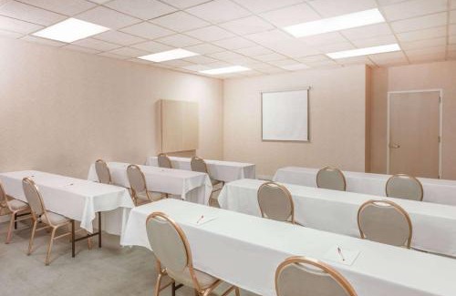 Hammond Hôtel | Ramada by Wyndham Hammond Hotel & Conference Center