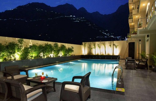 Katra Hôtel | Ramada by Wyndham Katra Station Road