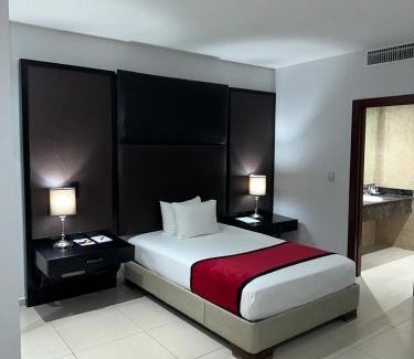 Evaristo Morales Hôtel | Ramada by Wyndham Princess Santo Domingo