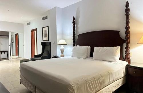 Evaristo Morales Hôtel | Ramada by Wyndham Princess Santo Domingo