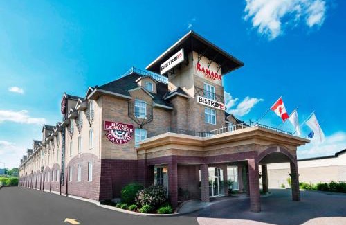 District Saint - Raymond - Vanier Hôtel | Ramada Plaza by Wyndham Gatineau/Manoir du Casino