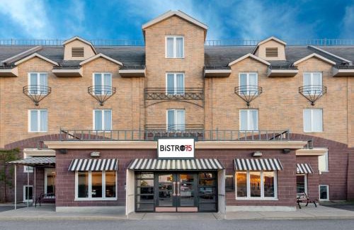 District Saint - Raymond - Vanier Hôtel | Ramada Plaza by Wyndham Gatineau/Manoir du Casino