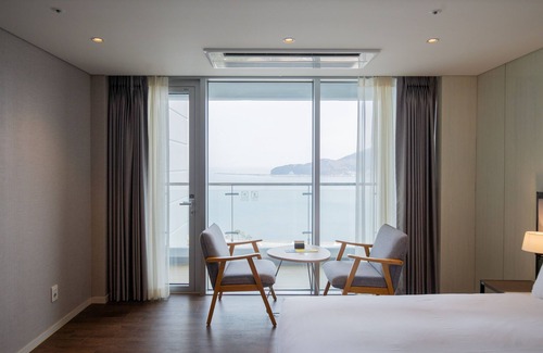 Irun-myeon Hôtel | Ramada Suites Geoje