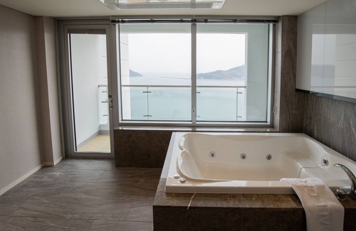 Irun-myeon Hôtel | Ramada Suites Geoje