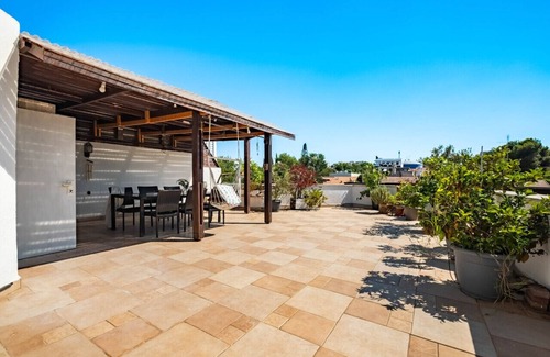 Ramat Hasharon Appartement | Ramat Hasharon Duplex Rooftop Oasis by Sea N' Rent