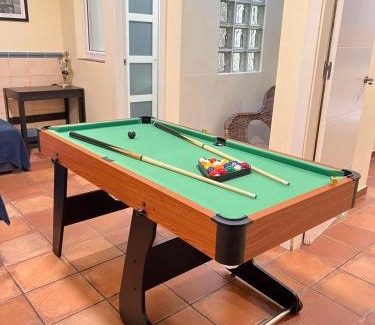 El Poble-sec Appartement | RamblasRentals Chic & Spacious Flat Pool Table 15M Ramblas - Parking - Wifi