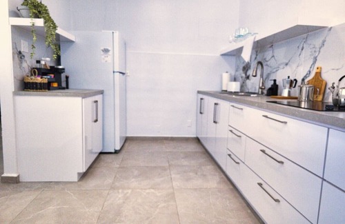 Maleza Baja Maison | Ramey Base: 2 Mins-Airport/Beach/Golf/King Bed