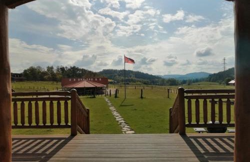 Bus Maison | Ranči v Buši - pokoj ve srubu