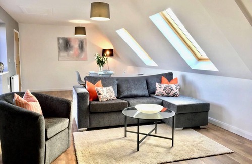 Cowley Appartement | Rana Ct 5 (The Morse Suite) | 1 Bed Top Floor Apt