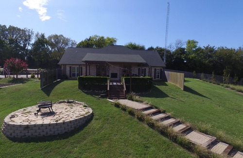 Canton Maison | Ranch Home at Resort - 2 minutes from water park and First Monday