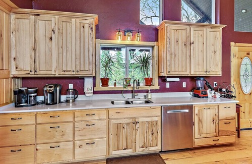 Trail Station Balnéaire | Ranch Home with Private Pool -close to the Rogue River