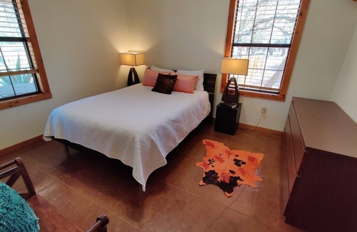 Johnson City Maison | Ranch House + Cabin w/ Fire Pit + Hot Tub