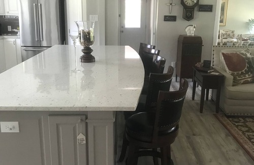 Fort Worth Maison | Ranch Style House on 3 acres w/pool and hot tub
