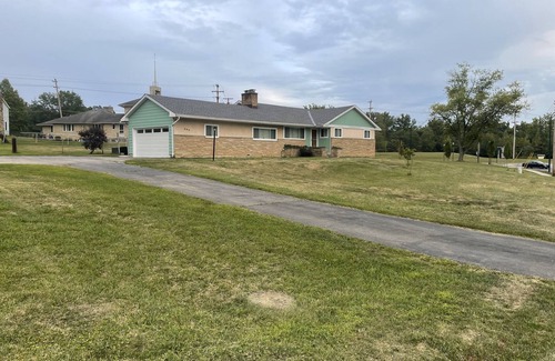 Gahanna Maison | Ranch-tastic 3-bedroom house in charming Gahanna with AC, WiFi Aug 2024 updates