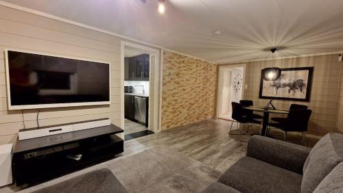 Sula Appartement | Rancho Apartment with King size bed
