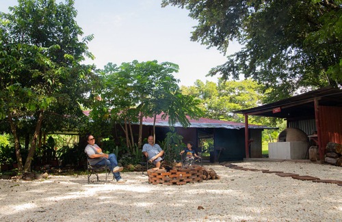 Quebrada Grande Maison | Rancho Costafalo Ecotourism Farm featuring two Charming Guesthouses!