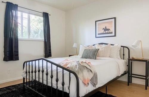 North University Appartement | Rancho Del Sol l Sleeps 5 l Close to Downtown I TV
