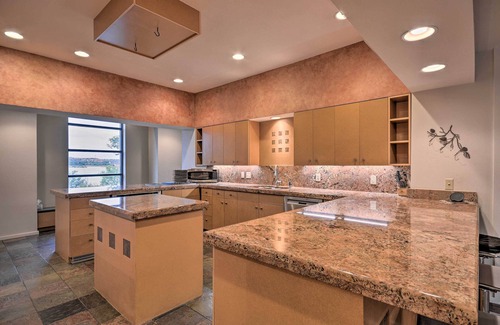Ransom Canyon Villa | Ransom Canyon Villa w/ Pool - Steps to Lake!