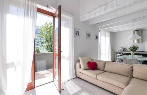 Ranzanico Appartement | Ranzanico Trilocale Vista Lago 6 posti letto Fast Wi-Fi checkin24h