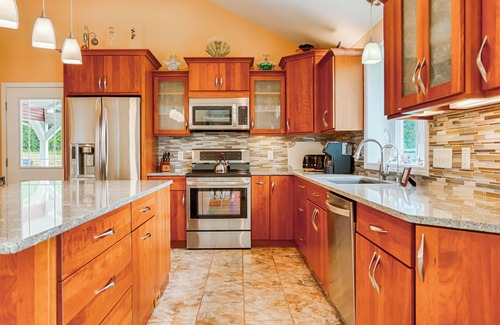 Himrod Cottage | Rapalee Retreat - Wine and Lake Lovers Take Notice!