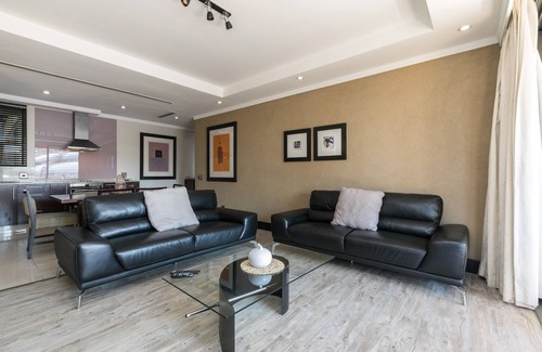 Sandown Appartement | Raphael Penthouse | Square and Mall and Pool Access