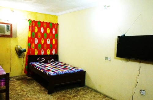 Somolu Appartement | Raphael's Place avec cuisine, lave-linge et Wifi gratuit