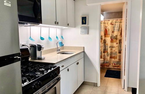 Diamond Head - Kapahulu - St. Louis Copropriété | Rare 1 Bedroom Condo in at the Heart of Waikiki 2 blocks from the beach