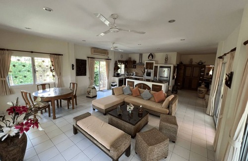 Rawai Villa | RARE ! 3 bed, piscine-jacuzzi,1600m2,jardin tropical,calme. -15% du 14 au 24 oct