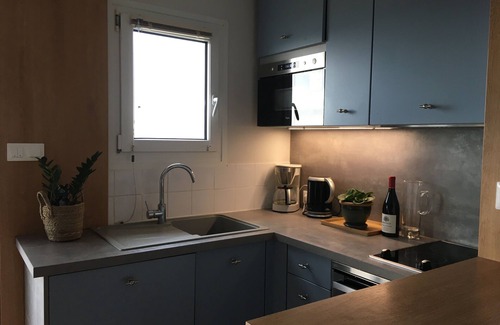 Bernieres-sur-Mer Appartement | RARE! Beautiful and spacious architect's apartment with the sea at your feet