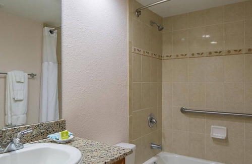 Delray Beach Station Balnéaire | RARE FIND! Beach Front Resort at Gulf Stream Sleeps 2-4 with pool, hot tub, BBQ