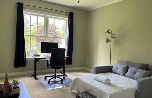 Somersworth Maison | RARE FIND Home Away from Home