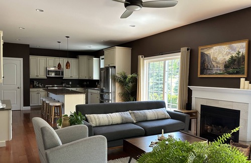 Somersworth Maison | RARE FIND Home Away from Home