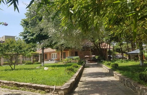 Tbilisi Maison | RARE maison avec jardin à Tbilissi