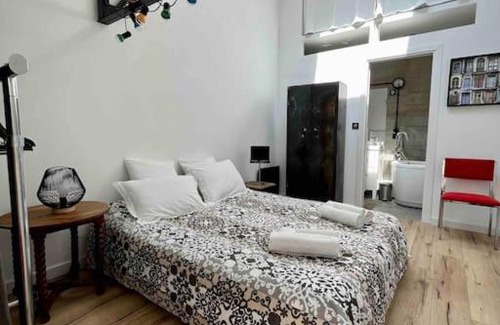 Reims City Centre Maison | Rare ! LOFT Atypique Centre-Ville Parking Jardin