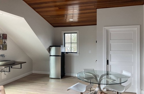 Cleveland Park Maison | Rare Luxury Spacious City Suite
