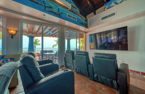 Antoneys Cay Cabine | Rat Pit Race Wing - 3 bedroom