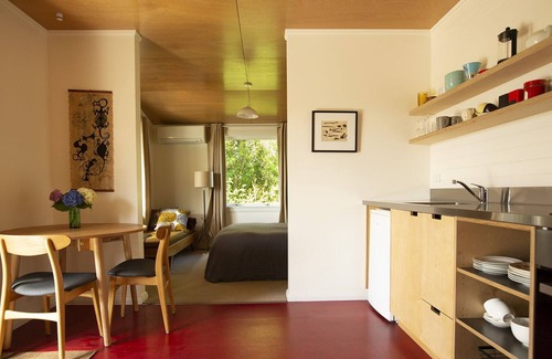 Mapua Cottage | Maison des vendangeurs des années 1950 magnifiquement rénovée.