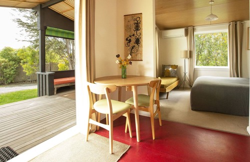 Mapua Cottage | Maison des vendangeurs des années 1950 magnifiquement rénovée.