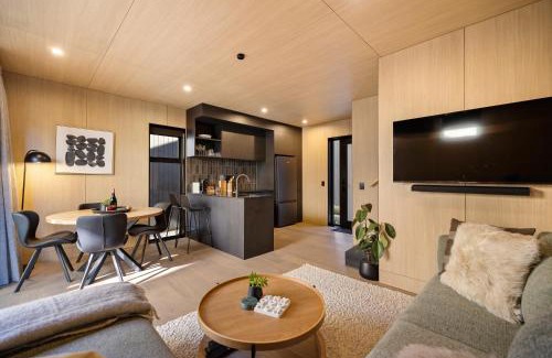 Frankton Maison | Raua Luxury Queenstown Villa