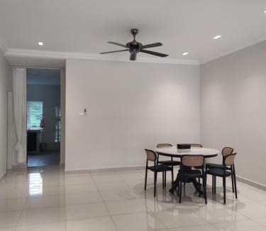 Teras Maison | Raub Newly French Style Homestay劳勿全新民宿-靠近榴莲园