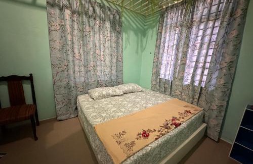 Kampung Rambutan Rendang Chalet De Ski | Raudah Homestay