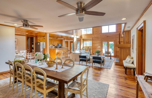 Sullivan's Island Cabine | Raven by AvantStay | Entertainers Dream w/ Pool, Hot Tub, Game Room! 9 BRs!