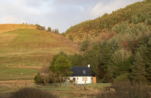 Isle of Skye Cottage | Raven Cottage dans le magnifique Glen Eynort près de carbost. 3 chambres, 6 personnes.