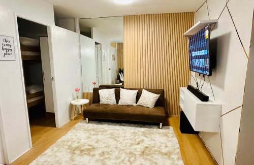 Imus Appartement | Raven's Nest Cozy Condo with Netflix Wi-fi in Imus